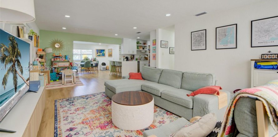 Casa en Miami, Florida 4 dormitorios, 191.94 m2 № 2008173