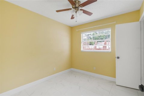 House in Brandon, Florida 4 bedrooms, 121.24 sq.m. № 1822637 - photo 16