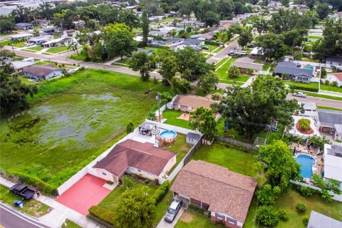 House in Brandon, Florida 4 bedrooms, 121.24 sq.m. № 1822637 - photo 7
