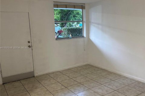 Снять в аренду кондоминиум в Норт-Бей-Виллидж, Флорида 1 спальня, 57.6м2, № 1995354 - фото 8