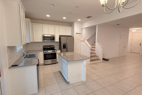 Townhouse in Apollo Beach, Florida 3 bedrooms, 149.02 sq.m. № 1841819 - photo 6