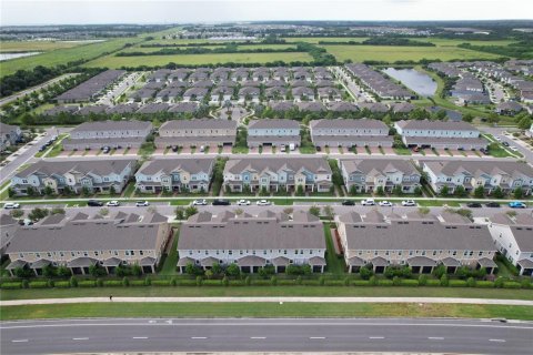 Townhouse in Apollo Beach, Florida 3 bedrooms, 149.02 sq.m. № 1841819 - photo 23