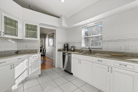 Villa ou maison à vendre à Sarasota, Floride: 2 chambres, 180.14 m2 № 2229443 - photo 12