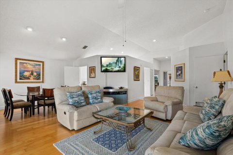 Villa ou maison à vendre à Sarasota, Floride: 2 chambres, 180.14 m2 № 2229443 - photo 8