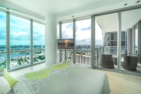 Condominio en venta en Sunny Isles Beach, Florida, 4 dormitorios, 230.86 m2 № 2018558 - foto 21