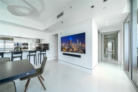 Condominio en venta en Sunny Isles Beach, Florida, 4 dormitorios, 230.86 m2 № 2018558 - foto 12