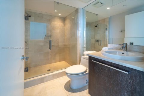 Condominio en venta en Sunny Isles Beach, Florida, 4 dormitorios, 230.86 m2 № 2018558 - foto 25