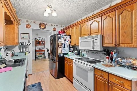 Villa ou maison à louer à Port Richey, Floride: 2 chambres, 133.78 m2 № 2404716 - photo 5