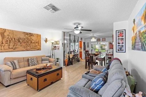 Villa ou maison à louer à Port Richey, Floride: 2 chambres, 133.78 m2 № 2404716 - photo 3