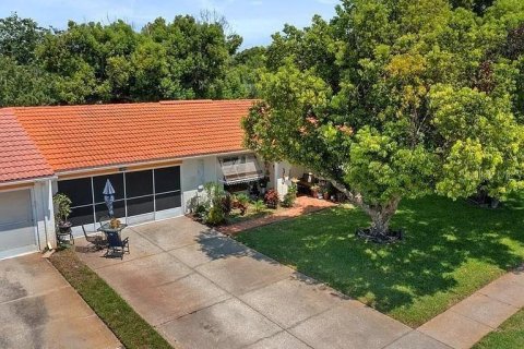 Villa ou maison à louer à Port Richey, Floride: 2 chambres, 133.78 m2 № 2404716 - photo 15
