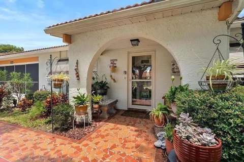 Villa ou maison à louer à Port Richey, Floride: 2 chambres, 133.78 m2 № 2404716 - photo 2
