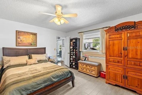 Villa ou maison à louer à Port Richey, Floride: 2 chambres, 133.78 m2 № 2404716 - photo 7