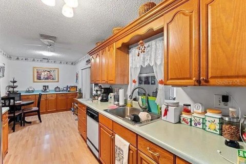 Villa ou maison à louer à Port Richey, Floride: 2 chambres, 133.78 m2 № 2404716 - photo 6