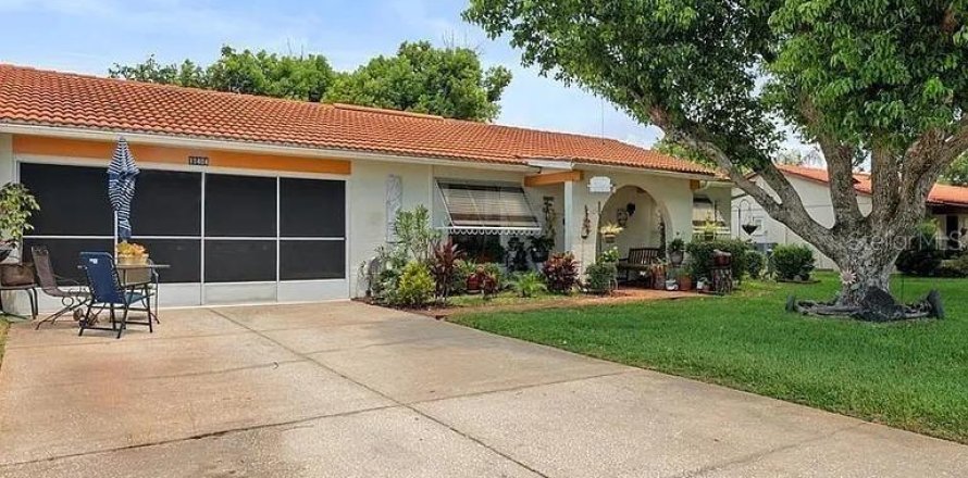 Villa ou maison à Port Richey, Floride 2 chambres, 133.78 m2 № 2404716