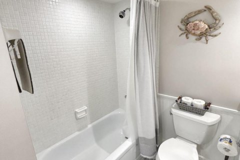 Condo in Jensen Beach, Florida, 2 bedrooms  № 2392016 - photo 16