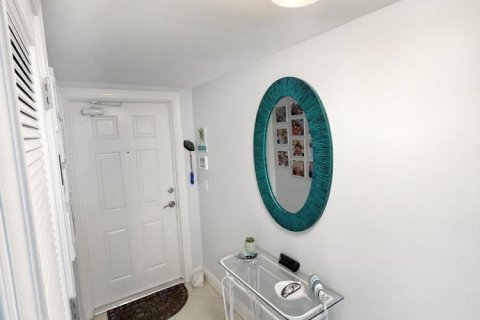 Condo in Jensen Beach, Florida, 2 bedrooms  № 2392016