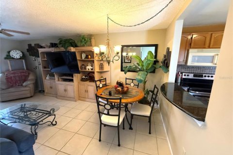 Copropriété à vendre à Bradenton, Floride: 1 chambre, 76.18 m2 № 1775677 - photo 8