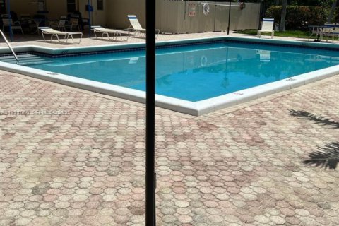 Condo in West Palm Beach, Florida, 1 bedroom  № 2035494 - photo 7