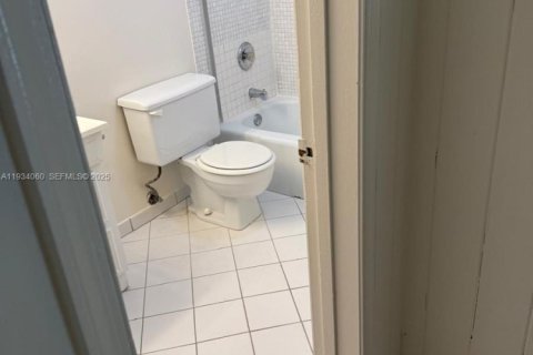 Condo in West Palm Beach, Florida, 1 bedroom  № 2035494 - photo 25