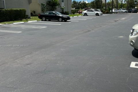 Condo in West Palm Beach, Florida, 1 bedroom  № 2035494 - photo 8