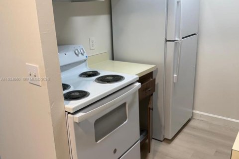 Condo in West Palm Beach, Florida, 1 bedroom  № 2035494 - photo 21