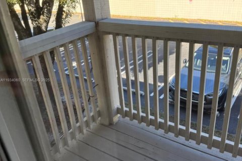 Condo in West Palm Beach, Florida, 1 bedroom  № 2035494 - photo 15