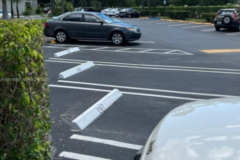 Condo in West Palm Beach, Florida, 1 bedroom  № 2035494 - photo 11