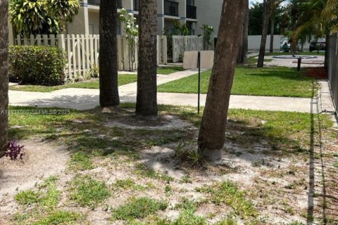 Condo in West Palm Beach, Florida, 1 bedroom  № 2035494 - photo 5