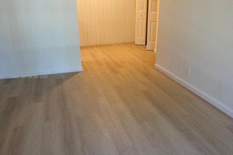 Condo in West Palm Beach, Florida, 1 bedroom  № 2035494 - photo 18