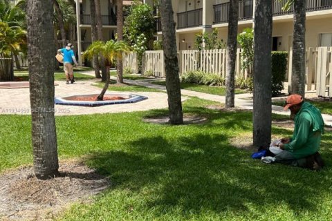 Condo in West Palm Beach, Florida, 1 bedroom  № 2035494 - photo 9