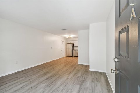 Condo in Tampa, Florida, 2 bedrooms  № 1915398 - photo 3