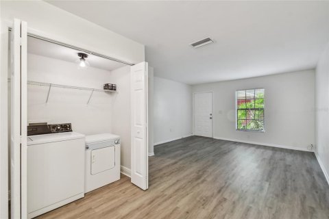 Condo in Tampa, Florida, 2 bedrooms  № 1915398 - photo 8