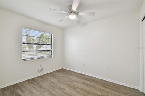Condo in Tampa, Florida, 2 bedrooms  № 1915398 - photo 13