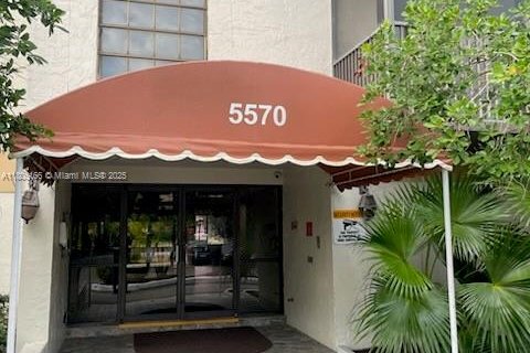 Copropriété à vendre à Lauderhill, Floride: 2 chambres, 100.8 m2 № 1775155 - photo 22