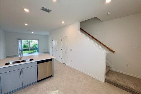 Adosado en alquiler en Sarasota, Florida, 2 dormitorios, 111.48 m2 № 1835773 - foto 6