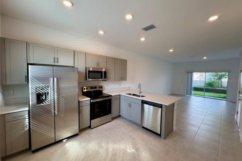 Adosado en alquiler en Sarasota, Florida, 2 dormitorios, 111.48 m2 № 1835773 - foto 5