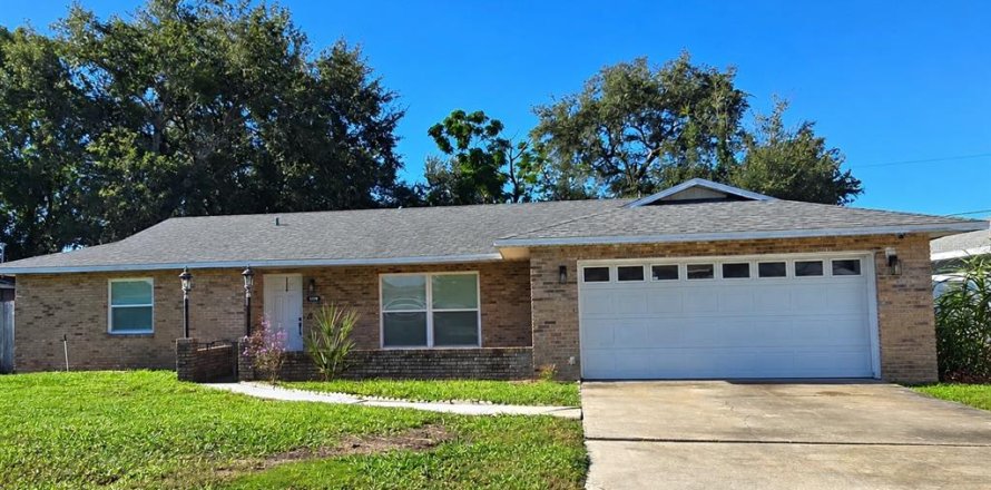 Villa ou maison à Deltona, Floride 3 chambres, 182.18 m2 № 2431042
