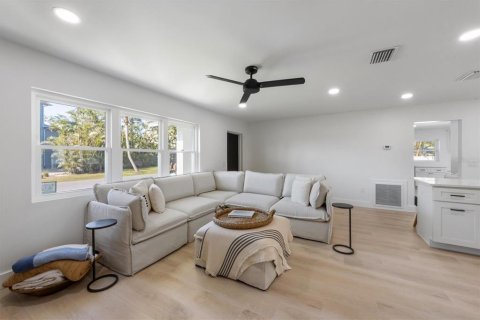 Casa en venta en Holmes Beach, Florida, 3 dormitorios, 150.59 m2 № 1602508 - foto 11