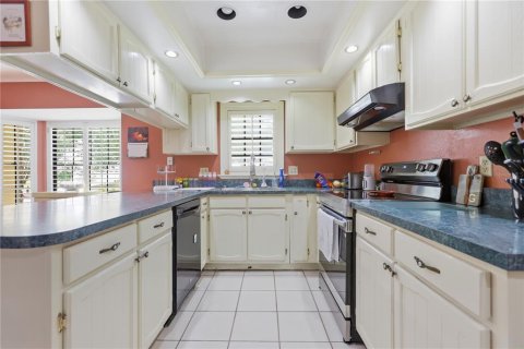 House in Belle Isle, Florida 3 bedrooms, 215.53 sq.m. № 2229708 - photo 7