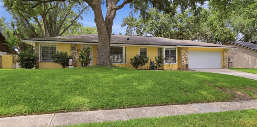 House in Belle Isle, Florida 3 bedrooms, 215.53 sq.m. № 2229708