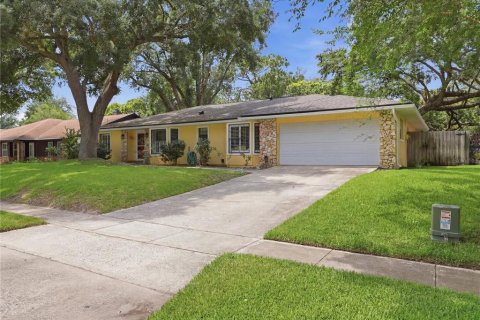 House in Belle Isle, Florida 3 bedrooms, 215.53 sq.m. № 2229708 - photo 2