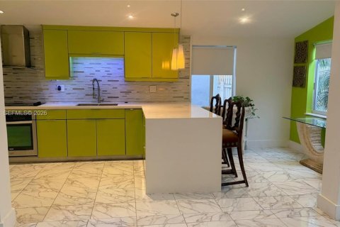 Casa en venta en Miami, Florida, 3 dormitorios, 139.26 m2 № 2029868 - foto 7