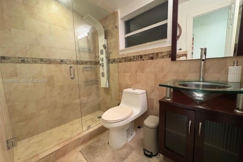 Casa en venta en Miami, Florida, 3 dormitorios, 139.26 m2 № 2029868 - foto 18