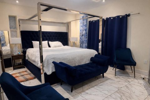 Casa en venta en Miami, Florida, 3 dormitorios, 139.26 m2 № 2029868 - foto 12