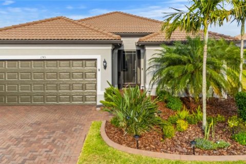 House in North Port, Florida 3 bedrooms, 185.53 sq.m. № 1686418 - photo 1