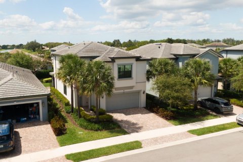 Villa ou maison à vendre à Oakland Park, Floride: 3 chambres, 203.27 m2 № 2146552 - photo 2