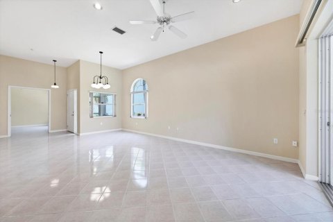 Condo in Sarasota, Florida, 2 bedrooms  № 1772841 - photo 8
