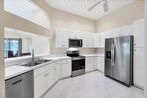 Condo in Sarasota, Florida, 2 bedrooms  № 1772841 - photo 12