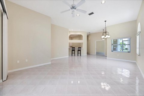 Condo in Sarasota, Florida, 2 bedrooms  № 1772841 - photo 9