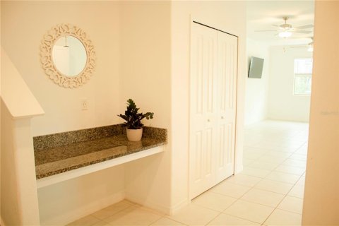 Townhouse in Wesley Chapel, Florida 3 bedrooms, 166.02 sq.m. № 1884763 - photo 5
